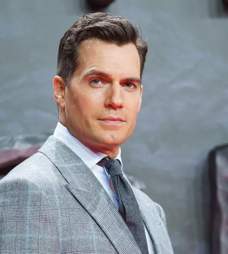 Henry Cavill, tată pentru prima dată. Iubita sa, Natalie Viscuso, a născut în urmă cu doar câteva zile