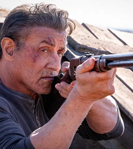 Filme la TV azi, 10 ianuarie 2024: „Rambo: Ultima luptă”, „Adevărul întunecat”, „Vânătorul de recompense 2049”, „Despre dragoste și alte aiureli”