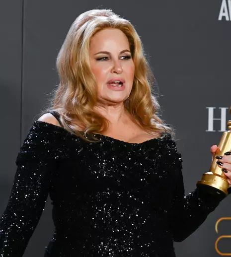Jennifer Coolidge, despre regretele din carieră. Sacrificiile pe care le-a făcut de dragul bărbaților. „M-am sabotat singură”