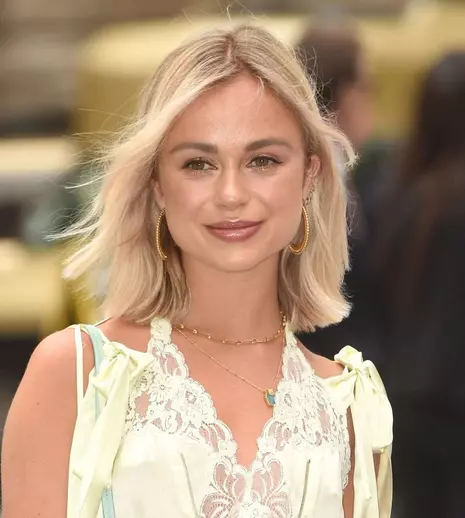 Nepoata prințesei Diana, Lady Amelia Spencer, s-a căsătorit. Primele imagini și cine a lipsit de la marele eveniment