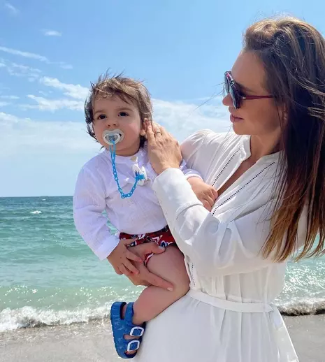 Magda Pălimariu, prima vacanță cu băiețelul ei la Marea Neagră. „Mă topesc când văd cât de fericit este mereu”