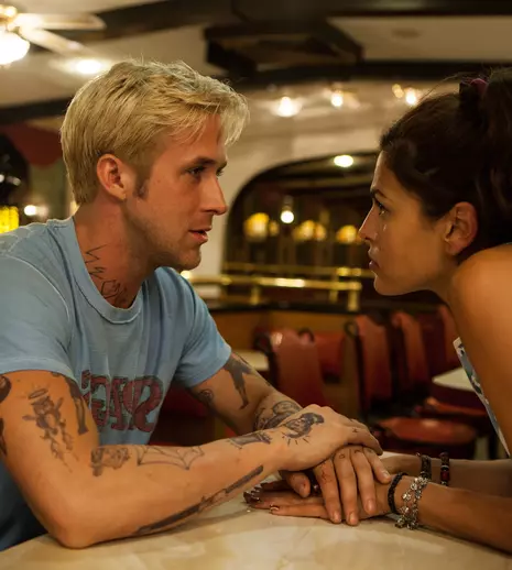 Filme la TV azi, 26 iulie: „Destine la răscruce”, „Răfuială dincolo de moarte”, „Unde mă poartă inima”, „Paznic de noapte”