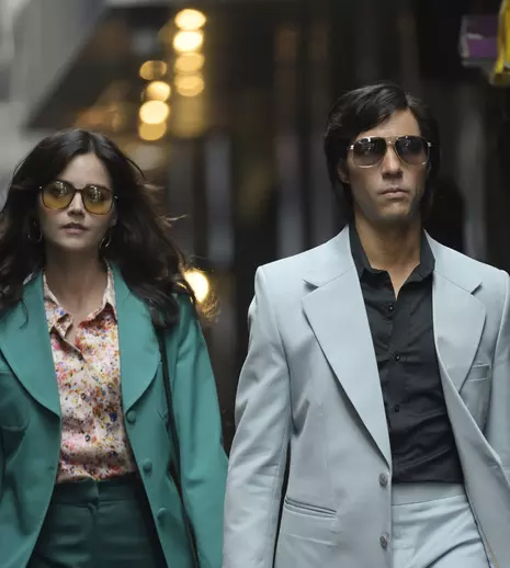 Șarpele – un serial tv dramatic inspirat din viața infamului ucigaș în serie Charles Sobhraj