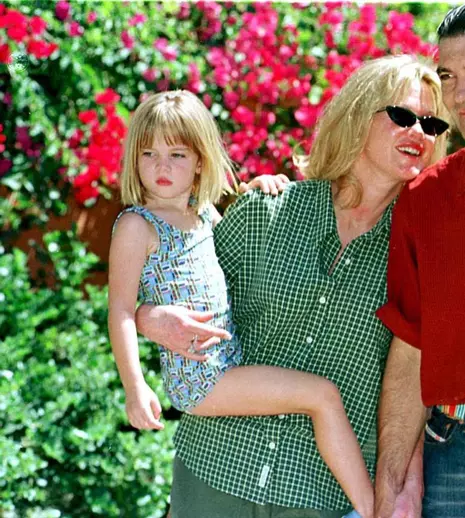 Cum arată acum fiica lui Antonio Banderas și a lui Melanie Griffith. Imagini rare cu Stella