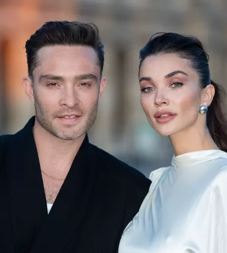 Ed Westwick și Amy Jackson au devenit părinți. Primele imagini cu bebelușul. Ce nume poartă