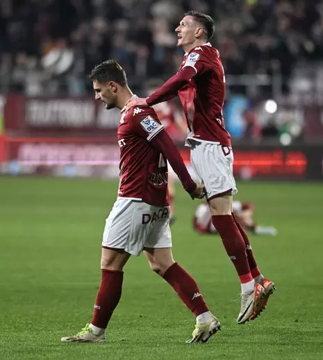 SUPERLIGA: Cine transmite meciul CFR Cluj – Rapid, derby-ul etapei a 25-a din Liga 1
