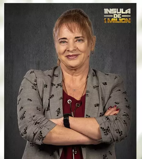 Cine este Angela, cea mai în vârstă dintre concurenții de la „Insula de 1 milion”. A sărit prima în valurile oceanului