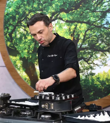 Povestea impresionantă a lui Chef Ștefan Popescu, juratul Chefi la cuțite. Ce meserie a avut înainte de a fi bucătar