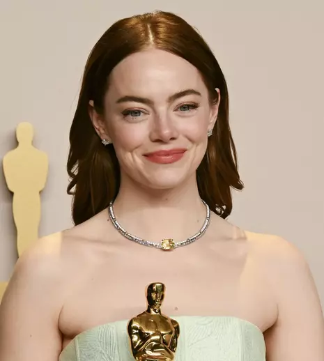 Emma Stone, după ce rochia ei s-a rupt la Premiile Oscar 2024. De ce crede că Ryan Gosling este vinovat