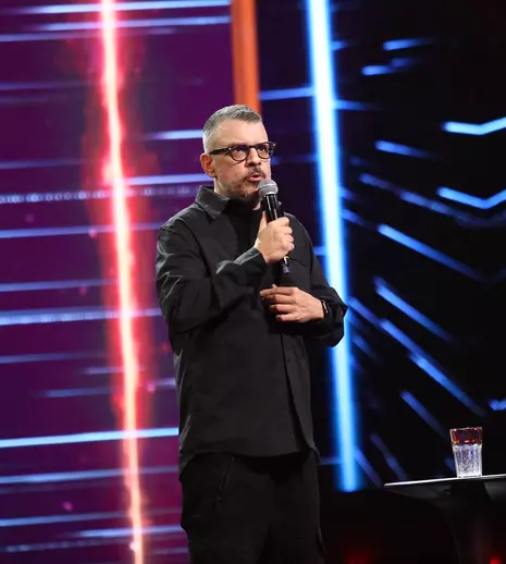 Dan Frînculescu, invitat special în marea finală „iUmor”: „Ai eclipsat peste jumătate dintre concurenți!”