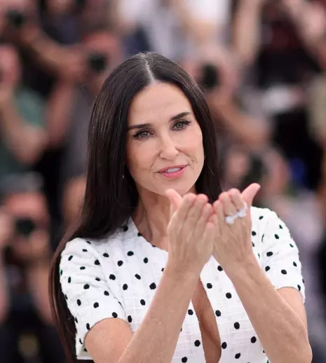 „The Substance”, filmul cu Demi Moore și Margaret Qualley a fost primit excelent de publicul de la Cannes. Poveste, distribuție