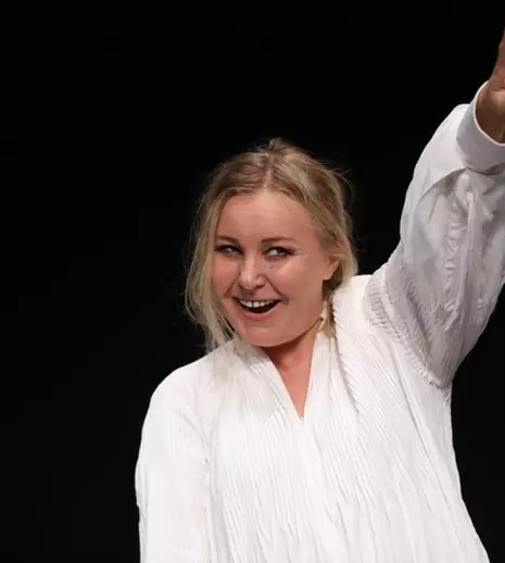 Teatru TNB: Tania Popa spune povestea Figurantei