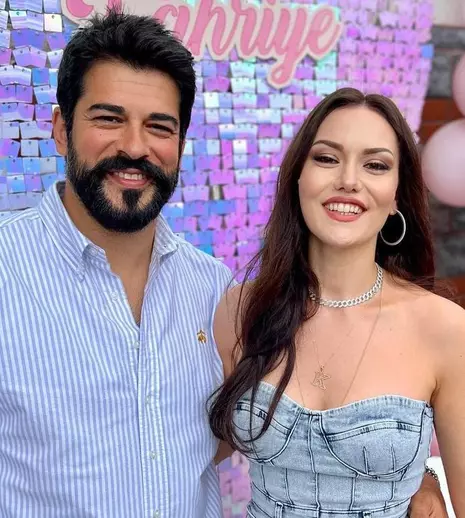 Burak Özçivit și Fahriye Evcen, avertisment pentru cei care lansează știri false despre relația lor: „Vom iniția proceduri legale”