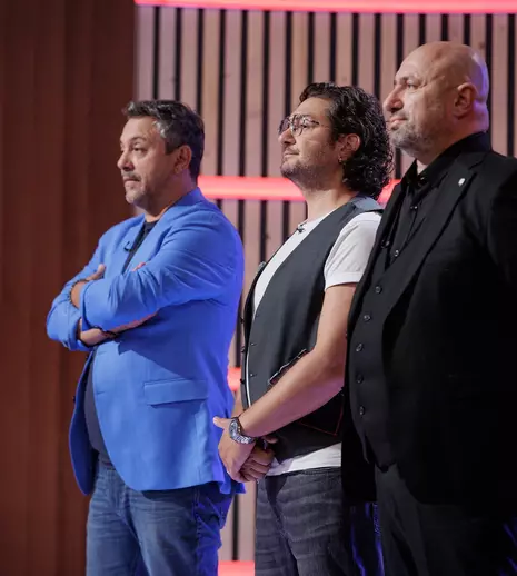 Concurenții se întrec într-o probă pe echipe, la MasterChef România, 3 decembrie 2024. „Veți găti fără să vorbiți între voi!”