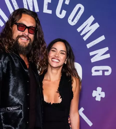 Jason Momoa, prima apariție publică cu noua iubită. Adria este cu 13 ani mai tânără decât celebrul actor
