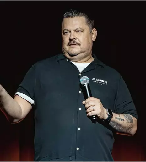 Mihai Bobonete lansează un nou show de stand-up pe VOYO: „Sfaturi de viață”