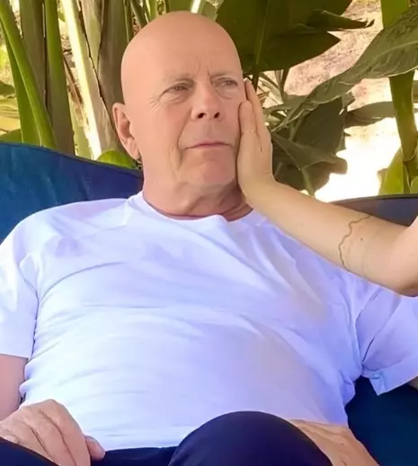 Bruce Willis, o nouă apariție extrem de rară în public. Cum a fost surprins actorul din „Die Hard” pe străzile din Los Angeles