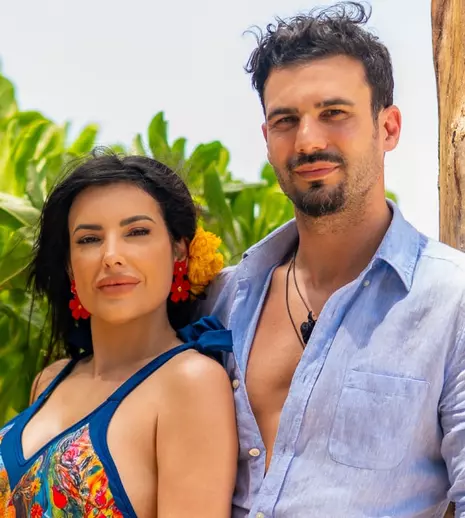 Claudiu și Isabel pun capăt speculațiilor. Se zvonea că s-au despărțit după „Insula Iubirii”, dar realitatea este alta. Imaginile care îi dau de gol
