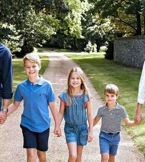 Imagini din aripa privată a Prințului William și a Prințesei Kate de la Palatul Kensington: reședința cu 20 de camere și decor regal somptuos