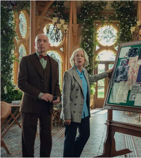„Clubul crimelor de joi” pe Netflix: Helen Mirren și Pierce Brosnan rezolvă mistere cu umor și suspans