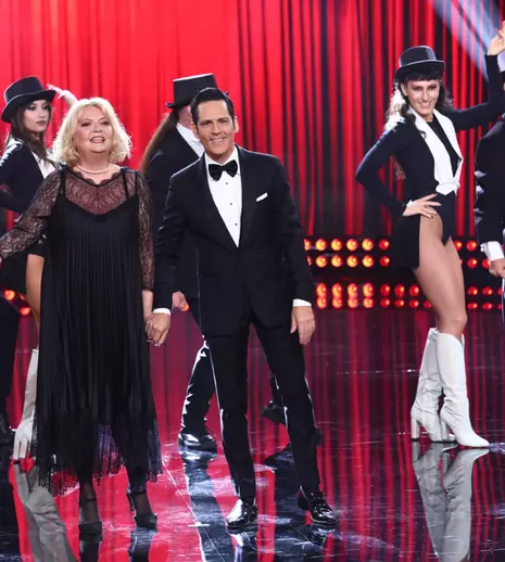 Ștefan Bănică și Emilia Popescu, moment special pe scena Revelionului de la Antena 1: „O satiră politică, tratată cu umor, dar și cu o lacrimă în colțul ochiului”