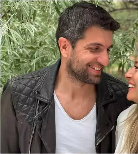 Laura Cosoi, prima imagine cu burtica de gravidă: „Cea mai frumoasă priveliște din lume”. Vedeta este însărcinată pentru a cincea oară