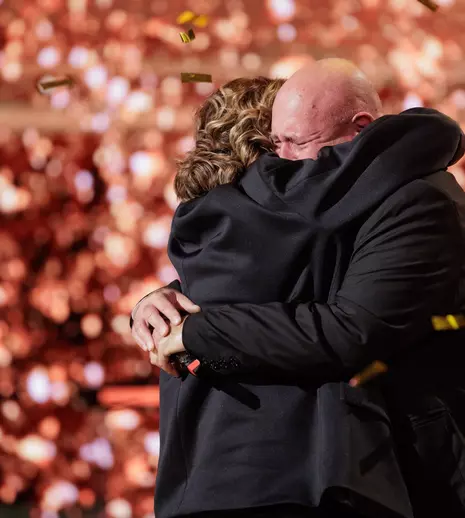 Cine este Danny Budiski, concurentul de 63 de ani care a primit Golden Buzz la „Românii au talent”. Momentul a emoționat-o pe Carmen Tănase până la lacrimi