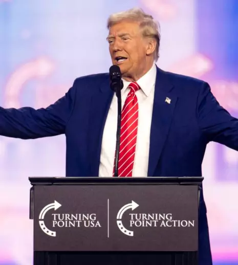 Ce înseamnă noile tarife anunțate de Donald  Trump pentru România: Haos la exporturi, benzină mai scumpă și riscul unei crize ca în 2008