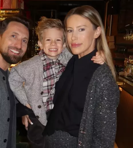 Gabriela Oțil i-a criticat dur ținuta soțului ei! Replica fabuloasă cu care micuțul Tiago și-a lăsat mama fără cuvinte: „Ieși așa!”