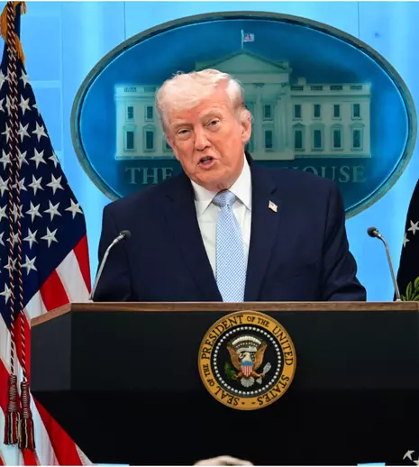 Valiza secretă din Palm Beach: Cum a ajuns arhiva intimă a lui Donald Trump într-un magazin second-hand