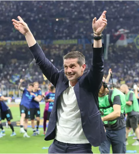 Reacția lui Cristi Chivu după ce a scris istorie în Italia: „Am intrat în istoria lui Inter?”. Câți bani încasează antrenorul