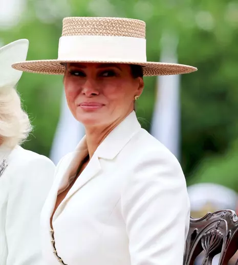 Regina Camilla, gest neșteptat în fața Melaniei Trump! Ce s-a întâmplat cu darul de la soții Trump