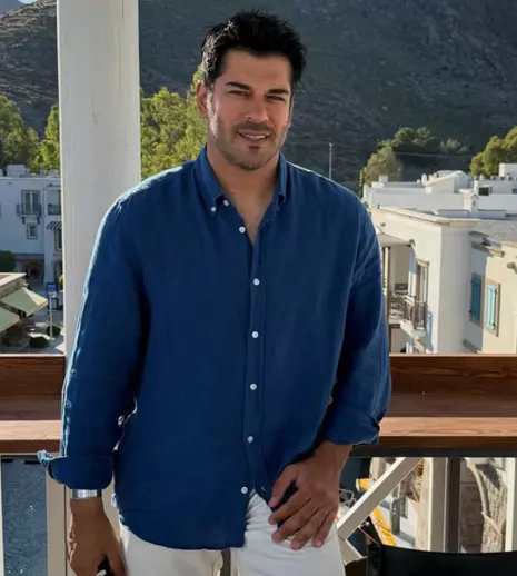 Burak Özçivit revine în seriale. Starul din „Dragoste infinită” îl înlocuiește pe Uğur Güneş în noua producție turcească