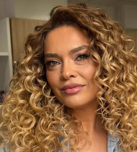 Monica Doroftei, transformare totală! Cum arată acum, după ce a trecut prin mâna stilistului: „A întinerit cu 10 ani”