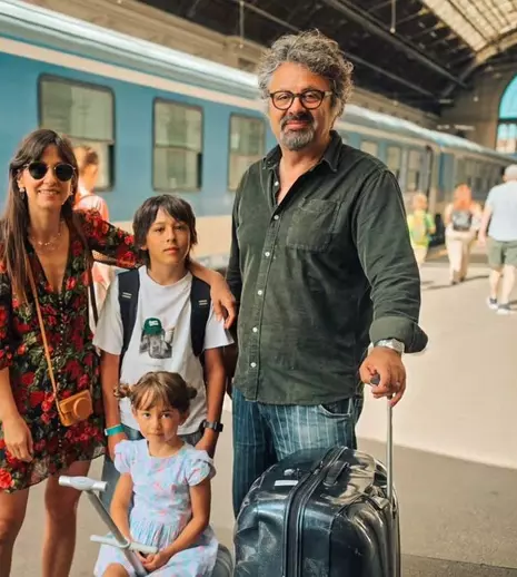 Dana Rogoz, vacanță inedită prin Europa cu trenul. Cum a călătorit actrița alături de familie până la Budapesta: „Radu și cu mine ne-am înghesuit”