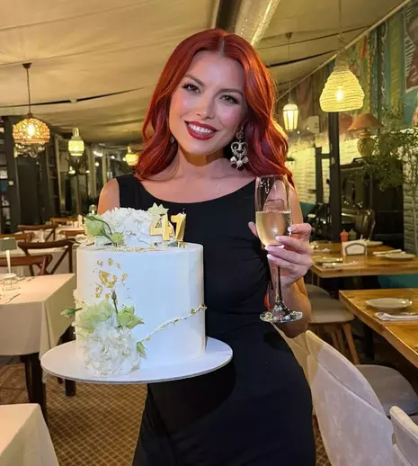 Elena Gheorghe, surpriză emoționantă de ziua ei. Ce a pregătit soțul artistei când credea că merge doar la cină