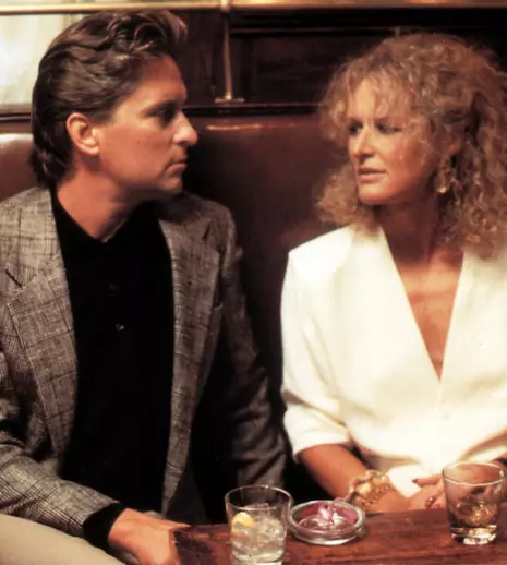 Recomandarea TVmania pentru seara de vineri, 5 mai: „Atracţie fatală”, cu Michael Douglas și Glenn Close