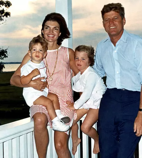 Asasinarea lui John F. Kennedy: Teoriile conspiraţiei
