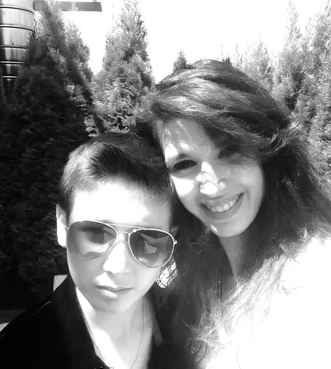 Alina Chivulescu, înconjurată de prietene de ziua ei