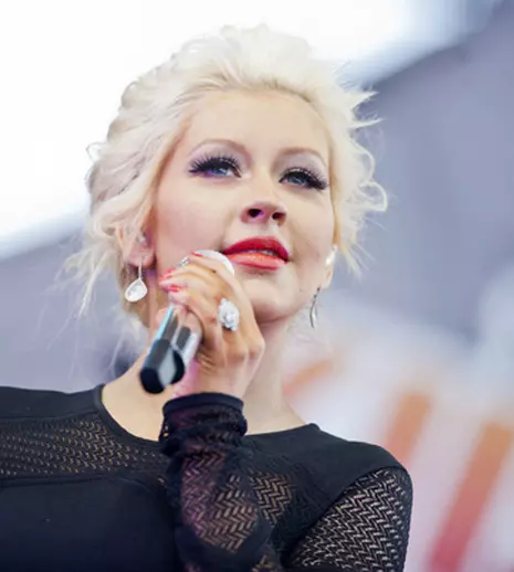 Christina Aguilera se implică în producţia de televiziune