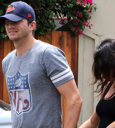 Ashton Kutcher nu se desparte de Mila Kunis