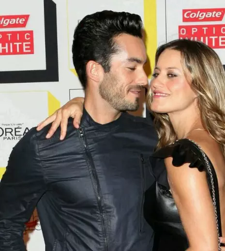 Telenoveliștii Lola Ponce şi Aaron Diaz, prima şedinţă foto în patru