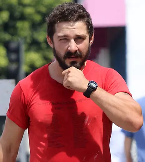 Shia LaBeouf s-a tăiat pe față pentru un rol