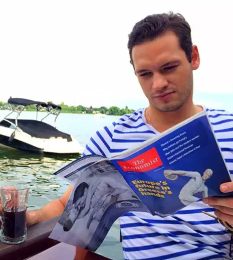 INTERVIUL ALTFEL. Marius Pancu de la Digi 24 este mare fan al apusurilor din Mykonos