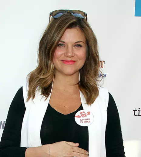Tiffani Thiessen ("Salvaţi de clopoţel", "Beverly Hills, 90210") a născut un băiat