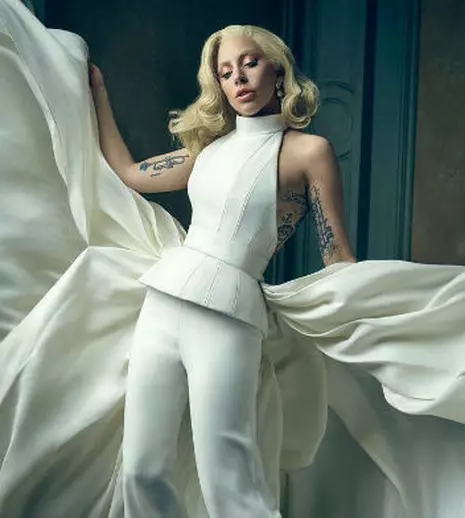 Lady Gaga a schimbat prefixul