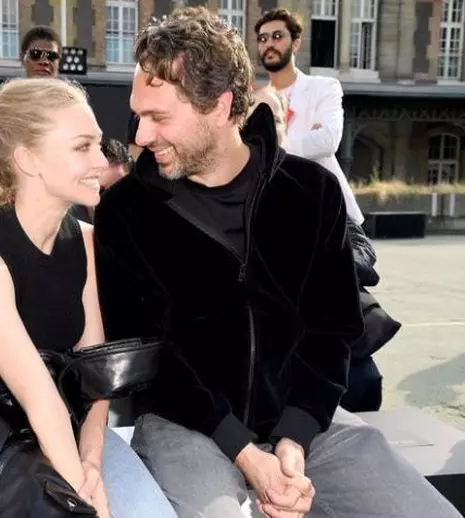 Amanda Seyfried şi Thomas Sadoski s-au căsătorit în secret