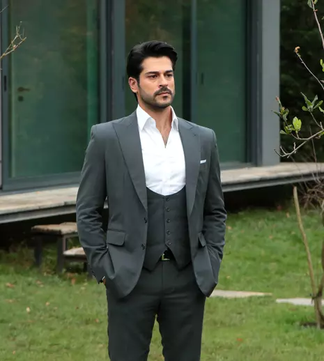 Ce pasiuni secrete are Burak Özçivit, protagonistul noului serial turcesc de la Kanal D