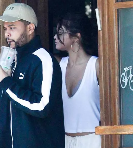 Selena Gomez nu are nevoie de prea mult când îl are alături pe iubitul ei