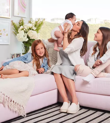 GALERIE FOTO. Cum au sărbătorit vedetele de peste ocean Ziua Mamei